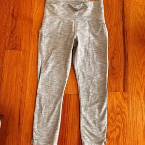 Lululemon cropped leggings size 6